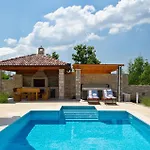 Villa Stokovci Ferienhaus *