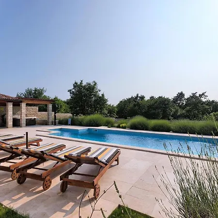 בית נופש Villa Stokovci Štokovci